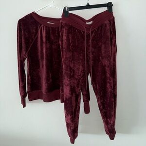 Lou & Grey Plush Velvet Jogger Set in Deep Burgundy